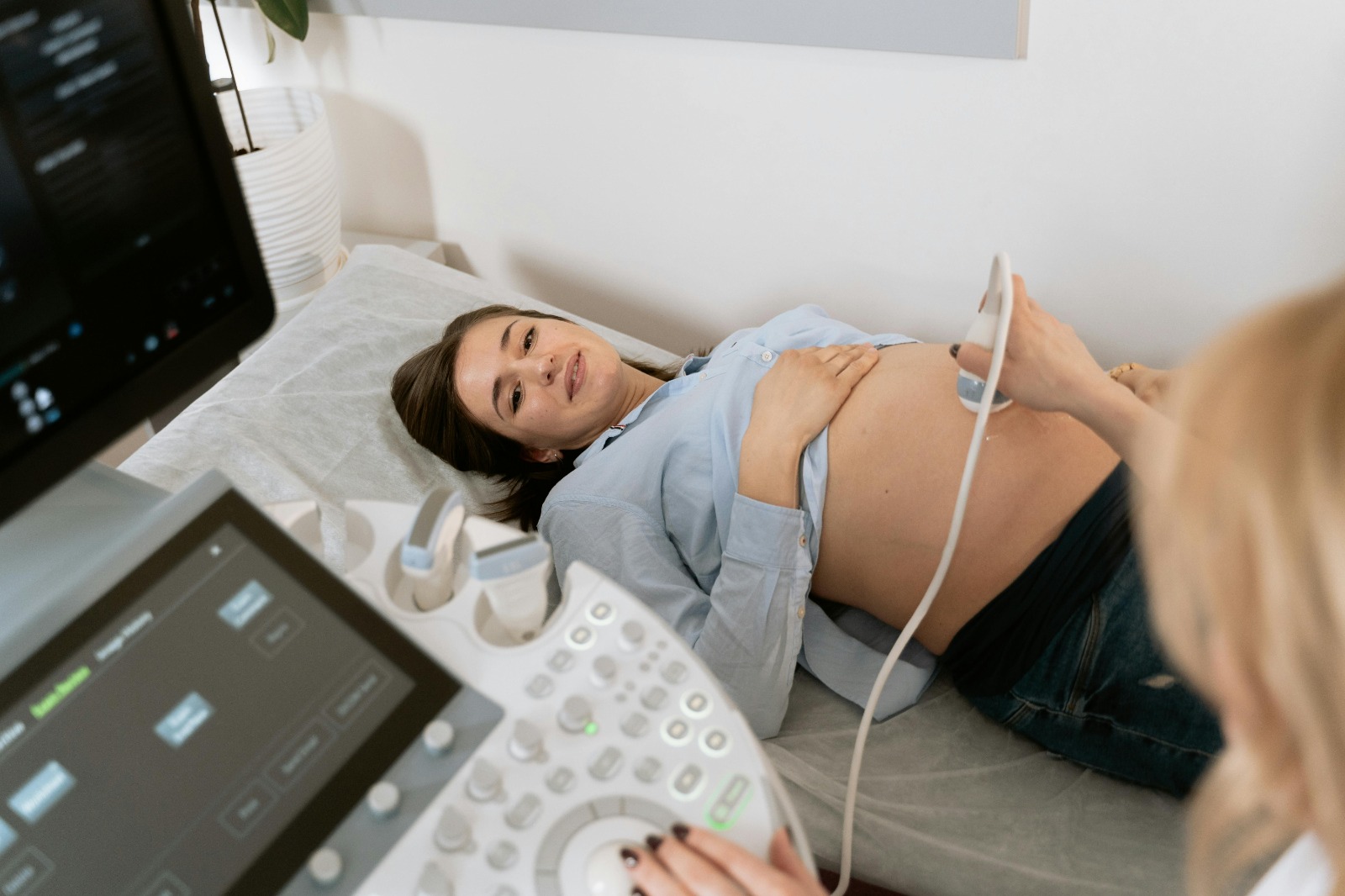 OBSTETRICS AND GYNECOLOGY CONSULTANT